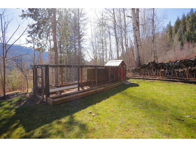 5820 Woodland Drive, House detached with 4 bedrooms, 4 bathrooms and null parking in Central Kootenay F BC | Image 55