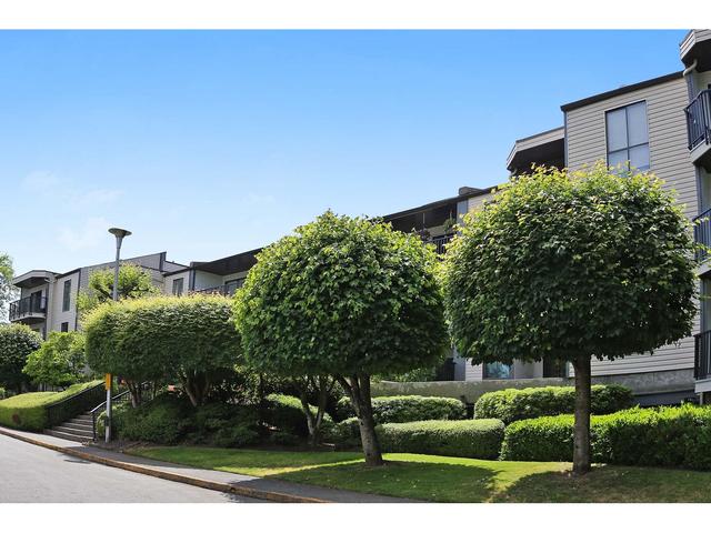 312 - 9952 149 Street, Condo with 1 bedrooms, 1 bathrooms and null parking in Surrey BC | Image 2