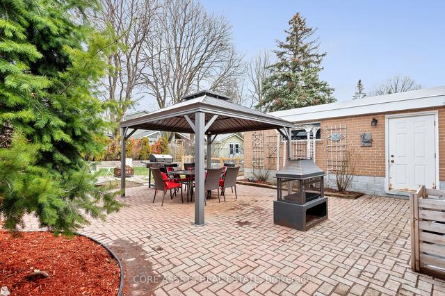 26 Paragon Rd, House detached with 3 bedrooms, 2 bathrooms and 4 parking in Toronto ON | Image 15