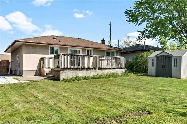 100 Jacobson Ave, House detached with 3 bedrooms, 2 bathrooms and 2 parking in St. Catharines ON | Image 15