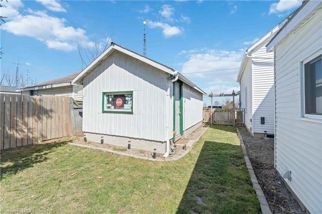 290 Queen Street, House detached with 2 bedrooms, 1 bathrooms and null parking in Chatham Kent ON | Image 26