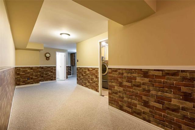 126 Primrose Cres, House semidetached with 3 bedrooms, 3 bathrooms and 3 parking in Brampton ON | Image 16