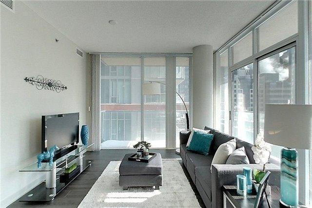 818 - 21 Nelson St, Condo with 2 bedrooms, 2 bathrooms and 1 parking in Toronto ON | Image 6