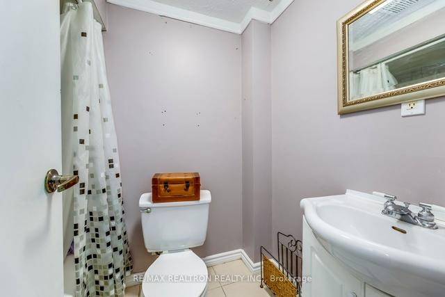 38 Golfdown Dr, House detached with 3 bedrooms, 2 bathrooms and 4 parking in Toronto ON | Image 6