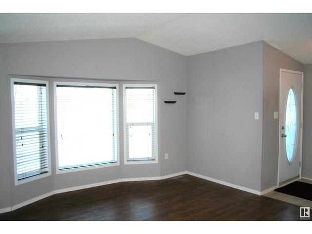 1637 68 Av Nw, Home with 2 bedrooms, 2 bathrooms and null parking in Edmonton AB | Image 29