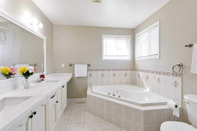52 Milson Cres, House detached with 4 bedrooms, 3 bathrooms and 2 parking in Guelph ON | Image 15
