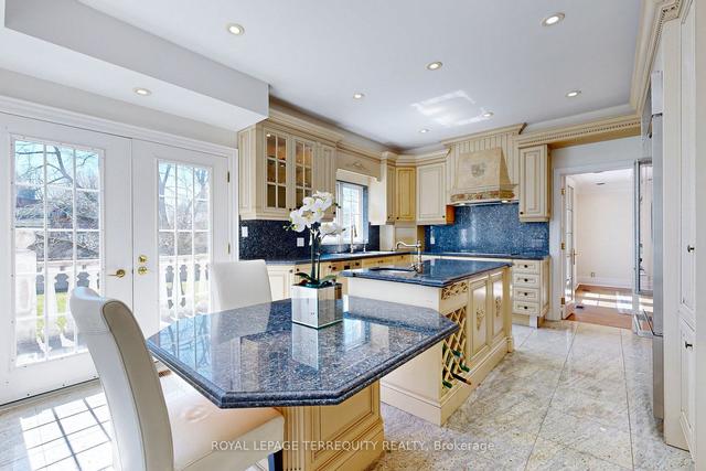 27 Sir Williams Lane, House detached with 4 bedrooms, 7 bathrooms and 6 parking in Toronto ON | Image 6