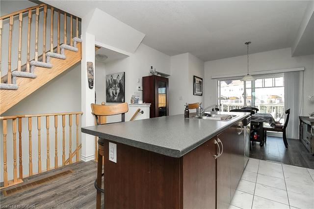 55 Shelburne Street, House attached with 3 bedrooms, 1 bathrooms and 2 parking in Wasaga Beach ON | Image 7