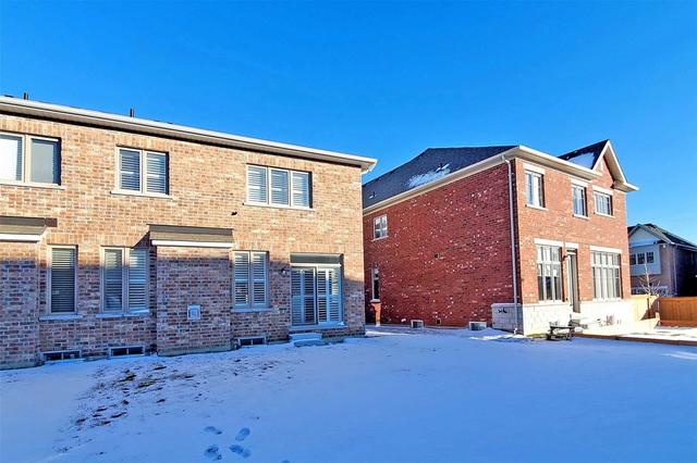 126 Spofford Dr, House attached with 3 bedrooms, 3 bathrooms and 3 parking in Whitchurch Stouffville ON | Image 33