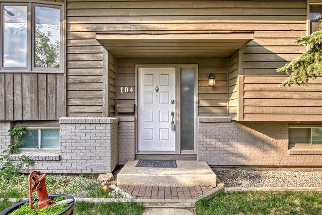 104 Macewan Drive Nw, House detached with 4 bedrooms, 2 bathrooms and 2 parking in Calgary AB | Image 3
