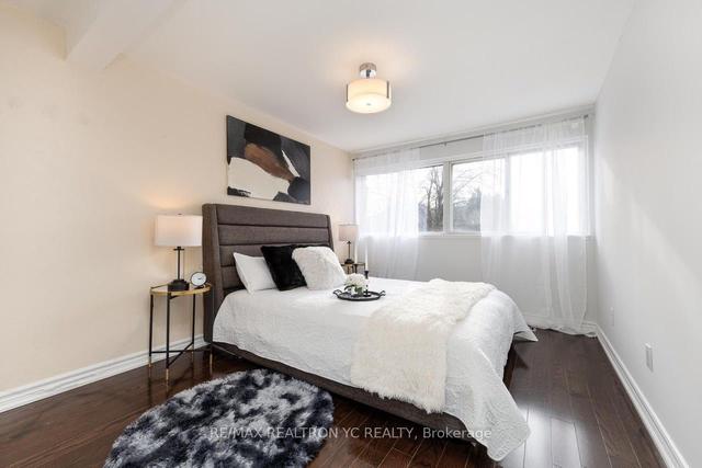 68 Paul Markway, Townhouse with 3 bedrooms, 2 bathrooms and 2 parking in Toronto ON | Image 3