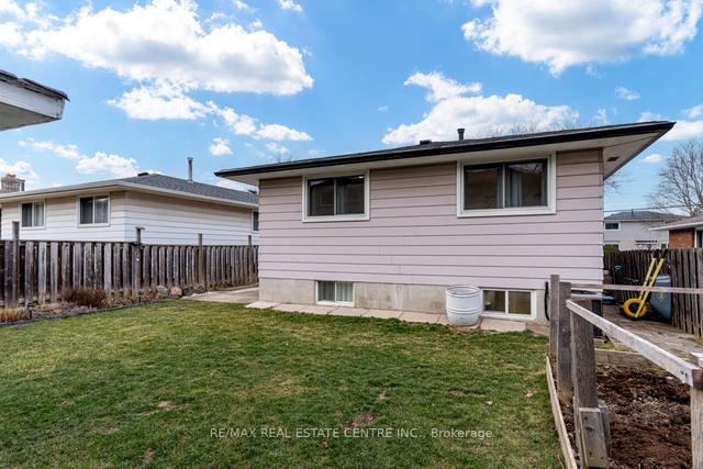34 Quaker Cres, House detached with 3 bedrooms, 2 bathrooms and 4 parking in Hamilton ON | Image 26