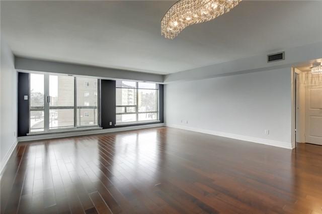 303 - 96 Fifeshire Rd, Condo with 2 bedrooms, 2 bathrooms and 1 parking in Toronto ON | Image 4