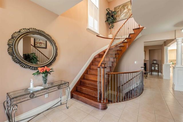 17 Silverado Tr, House detached with 4 bedrooms, 4 bathrooms and 6 parking in Vaughan ON | Image 34