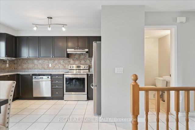35 - 7284 Bellshire Gate, Townhouse with 3 bedrooms, 2 bathrooms and 2 parking in Mississauga ON | Image 3