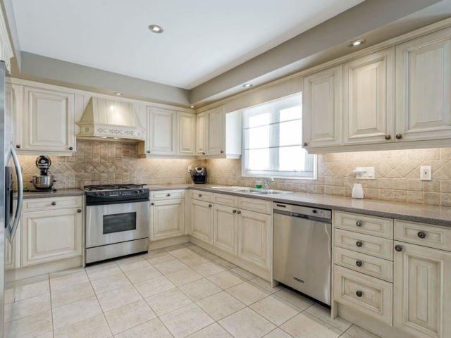 62 Swanage Dr, House detached with 4 bedrooms, 2 bathrooms and 4 parking in Vaughan ON | Image 8