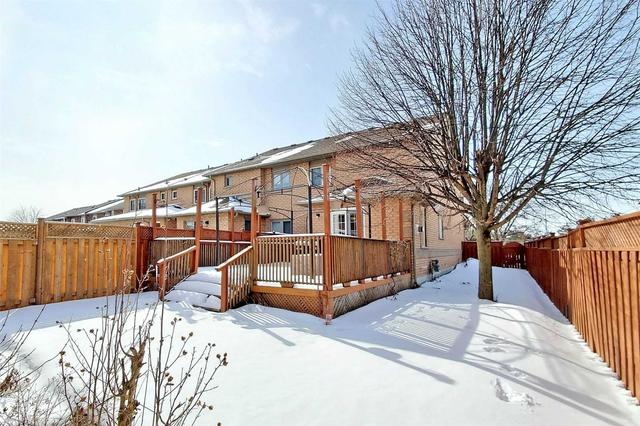 61 Silverdart Cres, House attached with 3 bedrooms, 4 bathrooms and 4 parking in Richmond Hill ON | Image 8