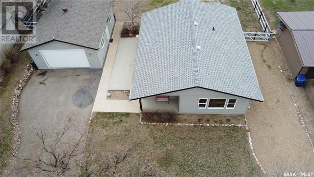 124 3rd Street E, House detached with 2 bedrooms, 2 bathrooms and null parking in Ponteix SK | Image 45