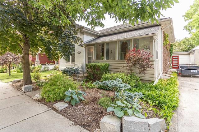 145 Suffolk St W, House detached with 2 bedrooms, 1 bathrooms and 5 parking in Guelph ON | Image 1
