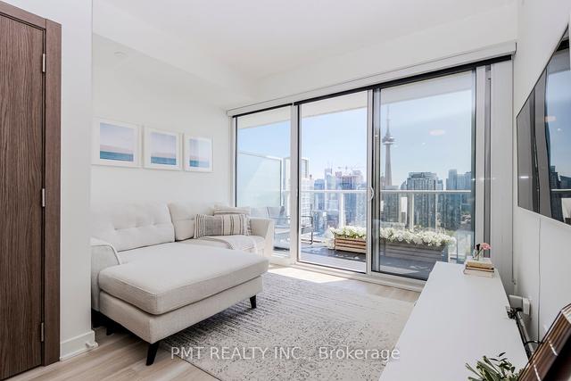 4512 - 17 Bathurst St, Condo with 1 bedrooms, 1 bathrooms and 0 parking in Toronto ON | Image 2