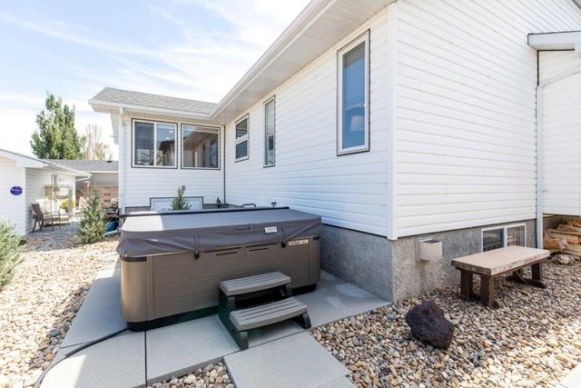 64 Scott Green Se, House detached with 4 bedrooms, 3 bathrooms and 3 parking in Medicine Hat AB | Image 44