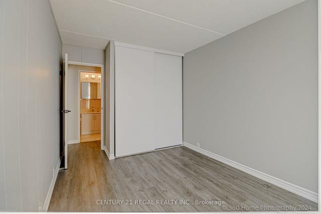 901 - 2 Glamorgan Ave, Condo with 2 bedrooms, 1 bathrooms and 1 parking in Toronto ON | Image 4