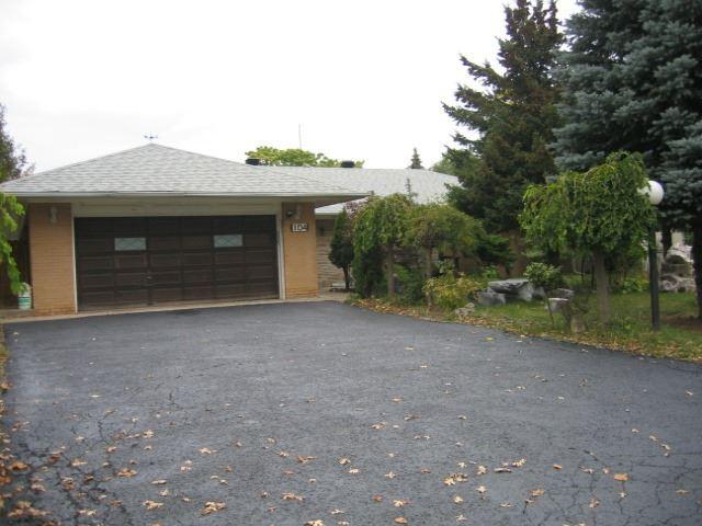 104 Southview Dr, House detached with 4 bedrooms, 2 bathrooms and 8 parking in Vaughan ON | Image 1