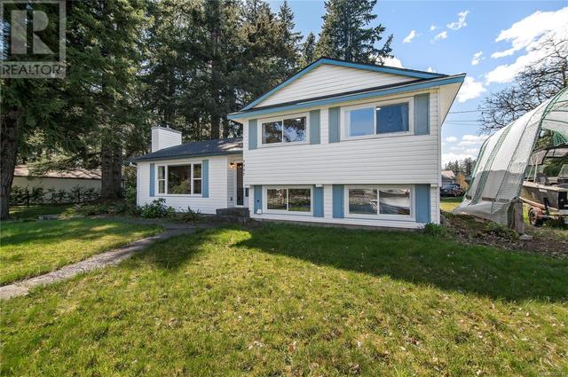 7997 Island Hwy N, House detached with 4 bedrooms, 3 bathrooms and 5 parking in Comox Valley C (Puntledge   Black Creek) BC | Image 3