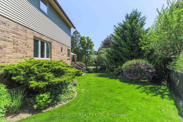 24 Concerto Crt, House detached with 4 bedrooms, 3 bathrooms and 6 parking in Hamilton ON | Image 9