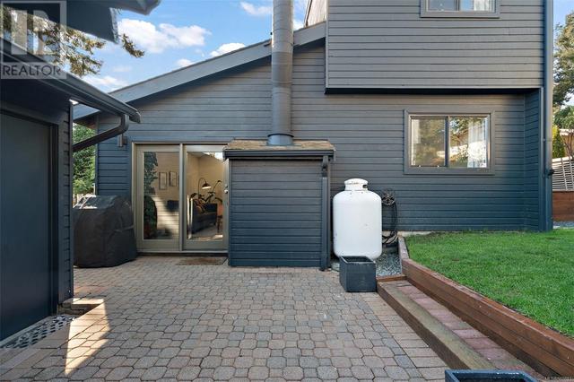 56 Falstaff Pl, House detached with 3 bedrooms, 2 bathrooms and 3 parking in View Royal BC | Image 24