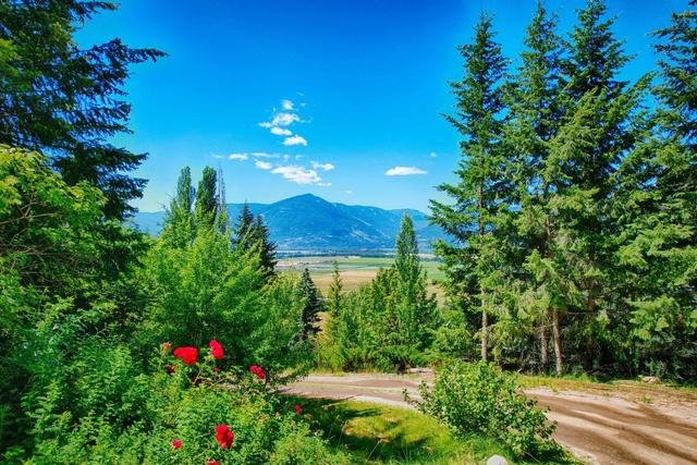 4744 Highway 3a, House detached with 3 bedrooms, 1 bathrooms and 5 parking in Central Kootenay A BC | Image 1