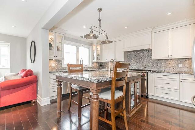 14 Peggy Anne Cove Crt, House detached with 4 bedrooms, 3 bathrooms and 4 parking in Brampton ON | Image 5