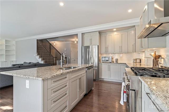692 Willowmere Way, House detached with 4 bedrooms, 3 bathrooms and 4 parking in Ottawa ON | Image 15