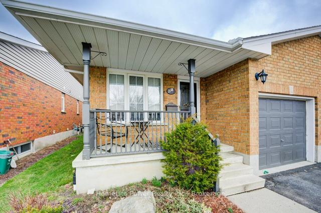 215 a Inverhuron Cres, House semidetached with 3 bedrooms, 2 bathrooms and 3 parking in Waterloo ON | Image 23