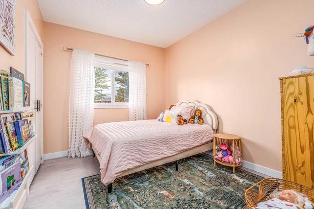 3768 36 Avenue Sw, Home with 4 bedrooms, 2 bathrooms and 2 parking in Calgary AB | Image 19