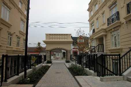 th30 - 80 Carr St, Townhouse with 2 bedrooms, 2 bathrooms and 1 parking in Toronto ON | Image 3
