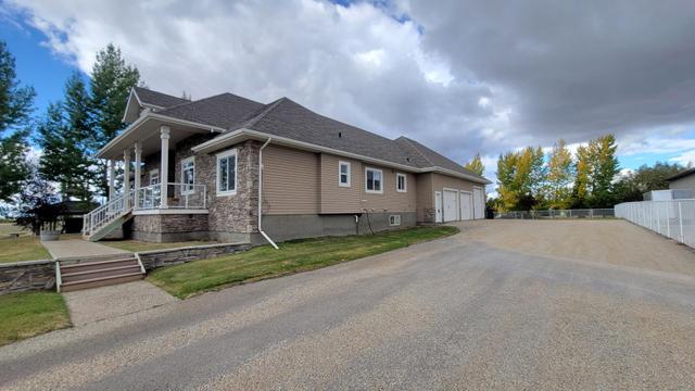 7942 Carriage Lane Drive, House detached with 5 bedrooms, 3 bathrooms and 8 parking in Grande Prairie County No. 1 AB | Image 4