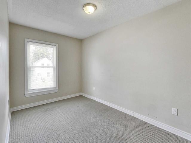 146 Picton St E, House detached with 2 bedrooms, 1 bathrooms and 0 parking in Hamilton ON | Image 2