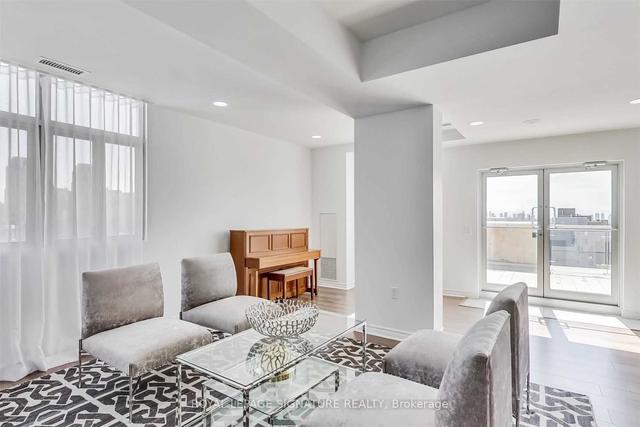 201 - 15 Maplewood Ave, Condo with 1 bedrooms, 1 bathrooms and 0 parking in Toronto ON | Image 11