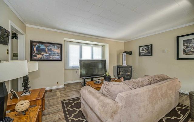 76 Kings Cres, House detached with 2 bedrooms, 1 bathrooms and 7 parking in Ajax ON | Image 18
