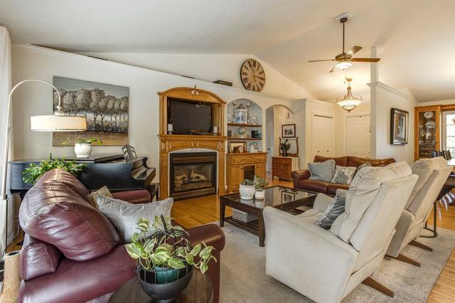 172 Goldfinch Cres, House detached with 3 bedrooms, 3 bathrooms and 10 parking in Tiny ON | Image 6