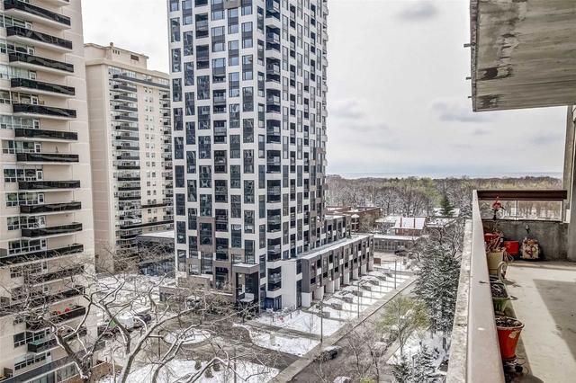 1003 - 100 Quebec Ave, Condo with 2 bedrooms, 2 bathrooms and 1 parking in Toronto ON | Image 14