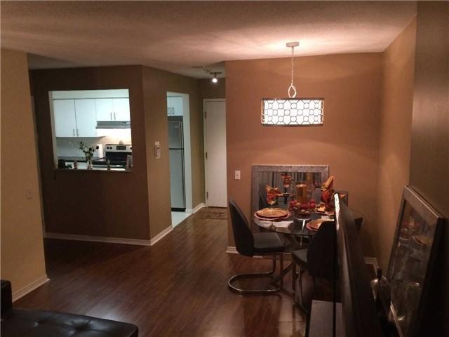 1012 - 91 Townsgate Dr W, Condo with 2 bedrooms, 1 bathrooms and 2 parking in Vaughan ON | Image 8