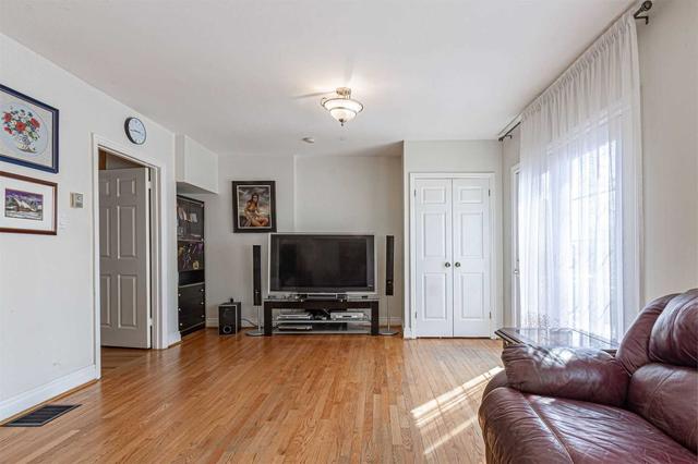 45 Enfield Ave, House detached with 4 bedrooms, 3 bathrooms and 5 parking in Toronto ON | Image 2