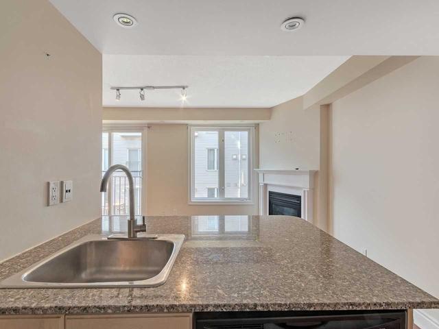 820 - 12 Laidlaw St, Condo with 2 bedrooms, 2 bathrooms and 1 parking in Toronto ON | Image 23