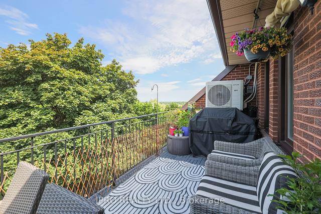 9 - 530 Falgarwood Dr, Townhouse with 3 bedrooms, 3 bathrooms and 2 parking in Oakville ON | Image 32