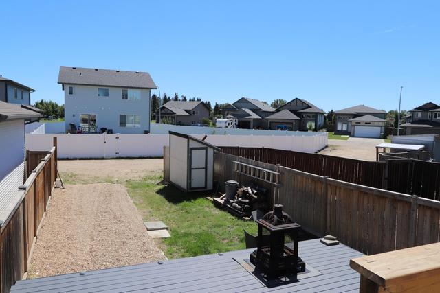 6213 59 Street, Home with 3 bedrooms, 1 bathrooms and 2 parking in Wetaskiwin County No. 10 AB | Image 8