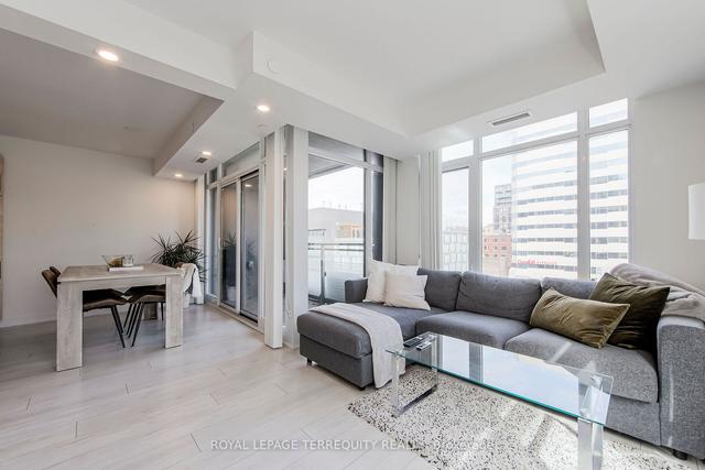 615 - 525 Adelaide St W, Condo with 2 bedrooms, 2 bathrooms and 1 parking in Toronto ON | Image 4
