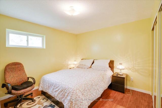 39 Keyworth Tr, House attached with 3 bedrooms, 3 bathrooms and 3 parking in Toronto ON | Image 10