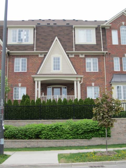5 - 3032 Clayhill Rd, Townhouse with 2 bedrooms, 2 bathrooms and null parking in Mississauga ON | Image 1
